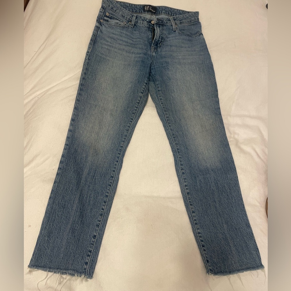 GAP 6/28 Universal Slim Boyfriend Jeans with Raw Hem